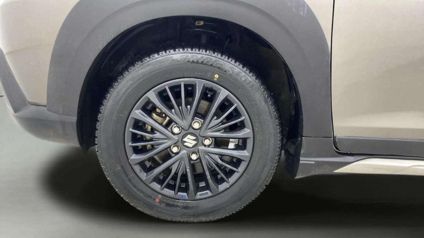 2021 Maruti XL6 ALPHA MT, Petrol, Manual, 35,030 km, Left Front Wheel
