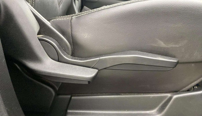 2021 Maruti XL6 ALPHA MT, Petrol, Manual, 35,030 km, Driver Side Adjustment Panel