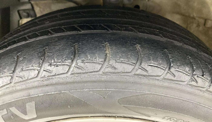 2012 Maruti Swift ZXI, Petrol, Manual, 75,032 km, Left Front Tyre Tread