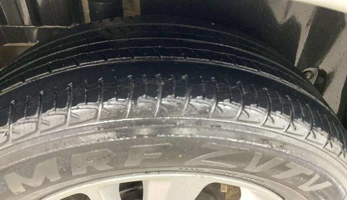 2012 Maruti Swift ZXI, Petrol, Manual, 75,032 km, Right Rear Tyre Tread
