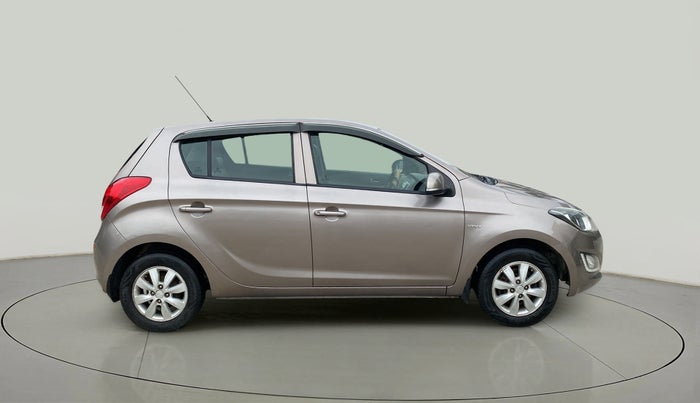 2013 Hyundai i20 SPORTZ 1.2, Petrol, Manual, 1,11,619 km, Right Side View