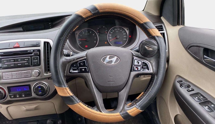2013 Hyundai i20 SPORTZ 1.2, Petrol, Manual, 1,11,619 km, Steering Wheel Close Up