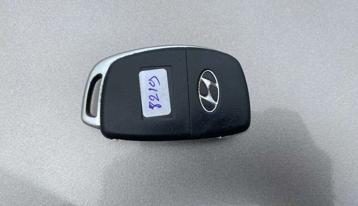 2013 Hyundai i20 SPORTZ 1.2, Petrol, Manual, 1,11,619 km, Key Close Up