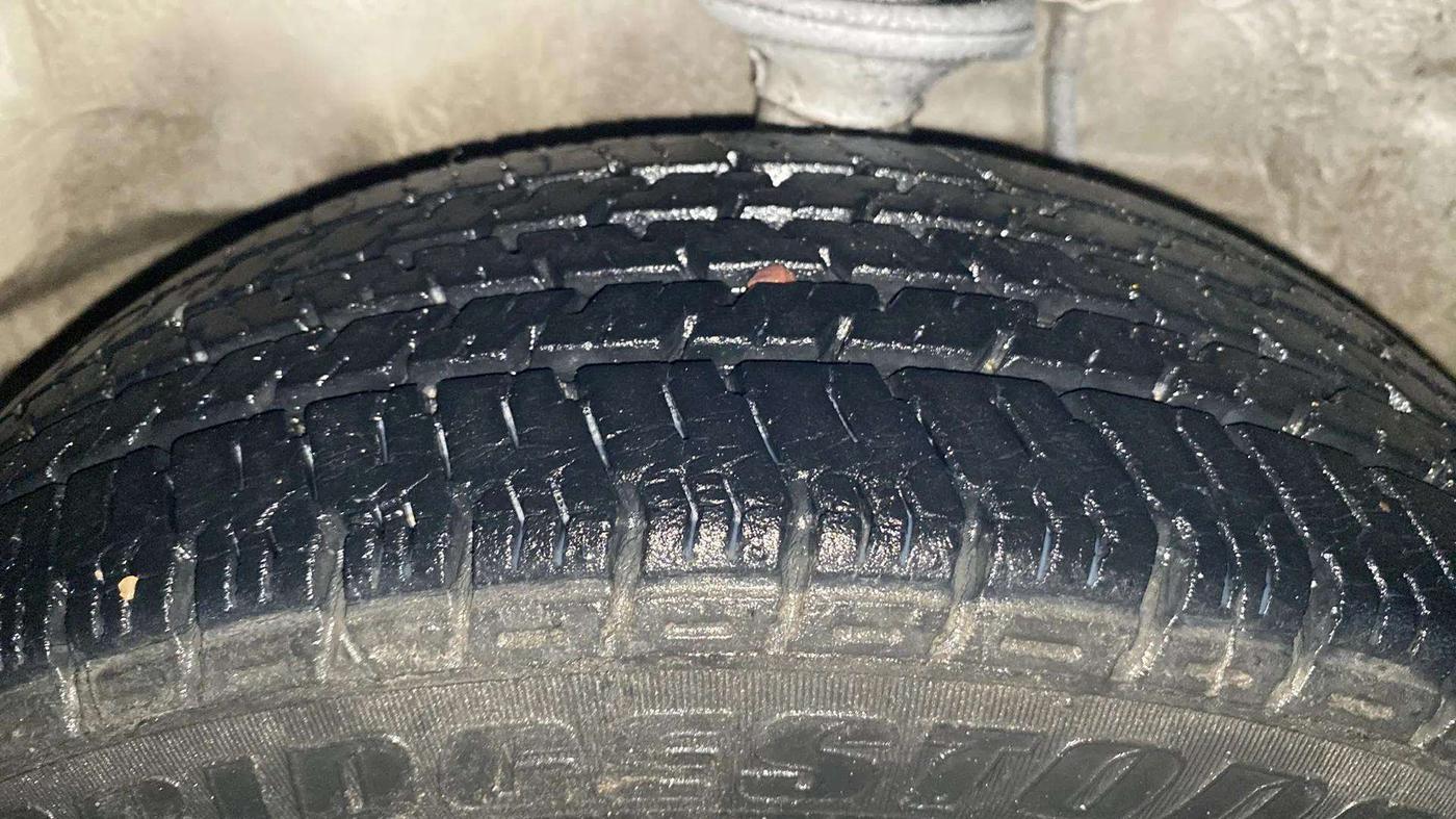 2015 Maruti Alto K10 LXI, Petrol, Manual, 11,357 km, Left Front Tyre Tread