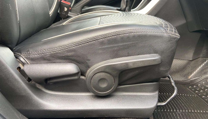 2020 Maruti S Cross ZETA 1.5, Petrol, Manual, 84,652 km, Driver Side Adjustment Panel