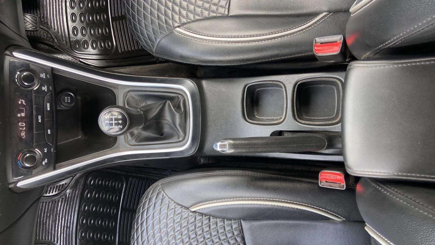 2020 Maruti S Cross ZETA 1.5, Petrol, Manual, 84,652 km, Gear Lever