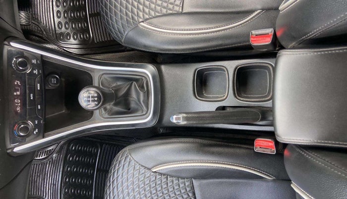 2020 Maruti S Cross ZETA 1.5, Petrol, Manual, 84,652 km, Gear Lever