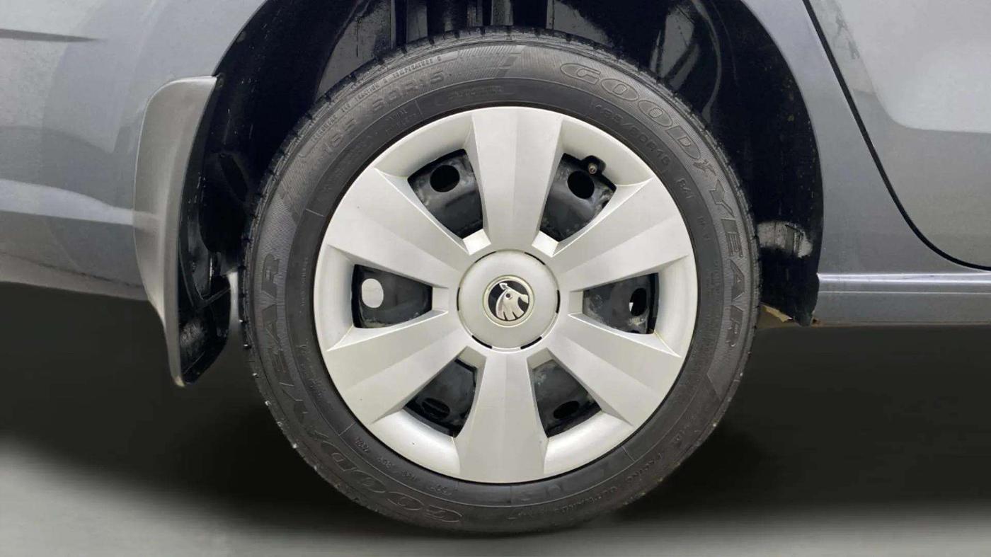 2020 Skoda Rapid ACTIVE 1.0 TSI, Petrol, Manual, 24,157 km, Right Rear Wheel