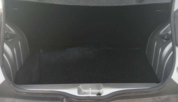 2024 Renault Kwid RXT 1.0, Petrol, Manual, 5,465 km, Boot Open Zoomed View