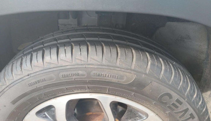 2024 Renault Kwid RXT 1.0, Petrol, Manual, 5,465 km, Left Front Tyre Tread