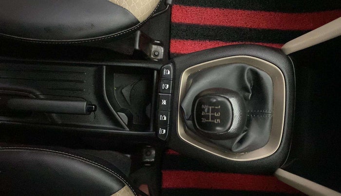 2019 Hyundai NEW SANTRO SPORTZ MT, Petrol, Manual, 38,175 km, Gear Lever