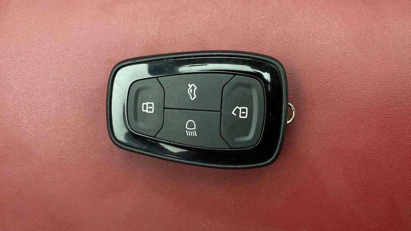 2024 Tata NEXON CREATIVE + 1.5 DIESEL, Diesel, Manual, 8,425 km, Key Close Up