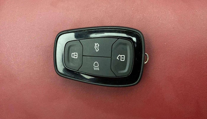 2024 Tata NEXON CREATIVE + 1.5 DIESEL, Diesel, Manual, 8,425 km, Key Close Up