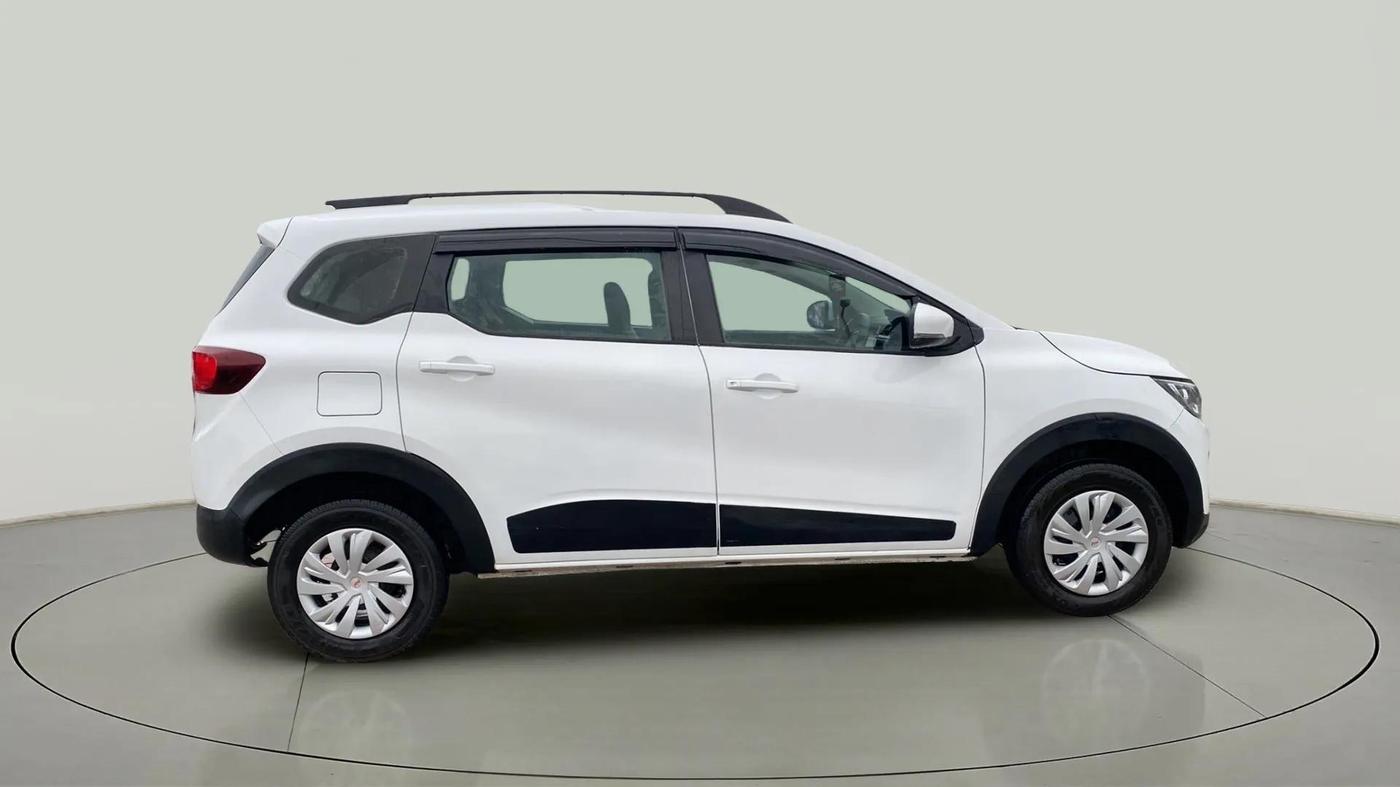 2022 Renault TRIBER RXT, Petrol, Manual, 76,713 km, Right Side