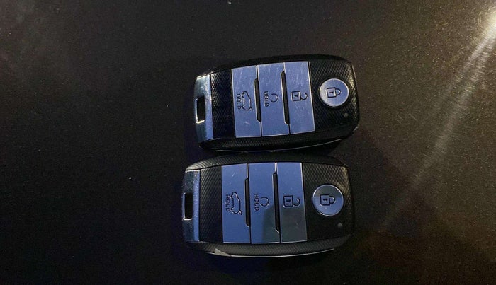 2022 KIA CARENS LUXURY 1.5 DIESEL 7 STR, Diesel, Manual, 39,510 km, Key Close Up
