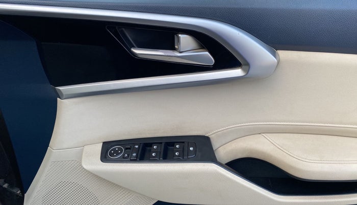 2022 KIA CARENS LUXURY 1.5 DIESEL 7 STR, Diesel, Manual, 39,562 km, Driver Side Door Panels Control