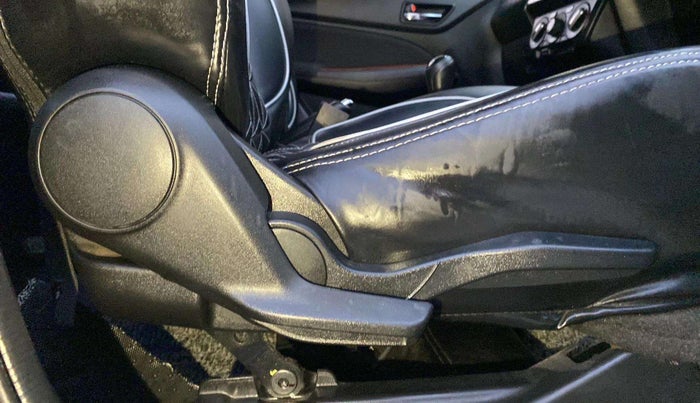 2021 Maruti Swift VXI, Petrol, Manual, 37,334 km, Driver Side Adjustment Panel