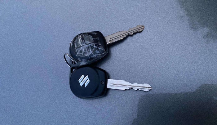 2021 Maruti Swift VXI, Petrol, Manual, 37,334 km, Key Close Up