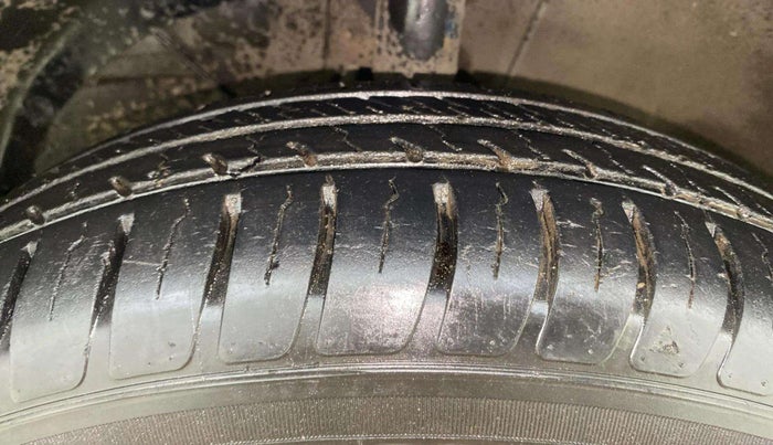 2021 Maruti Dzire VXI AMT, Petrol, Automatic, 27,904 km, Left Front Tyre Tread
