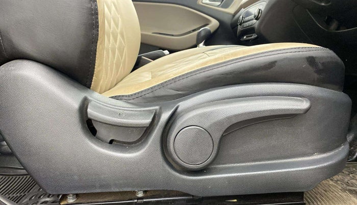 2015 Hyundai Elite i20 SPORTZ 1.2 (O), Petrol, Manual, 44,154 km, Driver Side Adjustment Panel