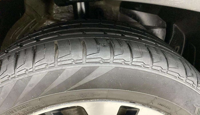 2021 MG HECTOR SHARP HYBRID 1.5 PETROL, Petrol, Manual, 84,714 km, Right Front Tyre Tread