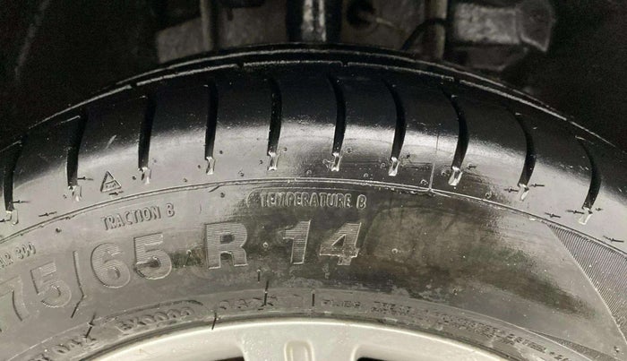 2018 Tata Tiago XZ PETROL, Petrol, Manual, 63,497 km, Right Front Tyre Tread