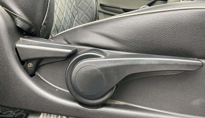 2018 Tata Tiago XZ PLUS PETROL, Petrol, Manual, 58,412 km, Driver Side Adjustment Panel