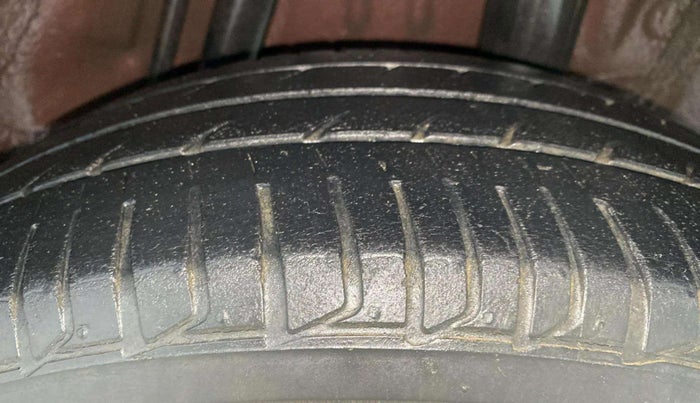 2016 Honda Jazz 1.2L I-VTEC V AT, Petrol, Automatic, 66,110 km, Left Rear Tyre Tread