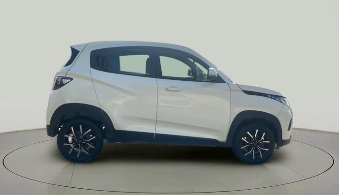 2018 Mahindra KUV 100 NXT K8 P 6 STR DUAL TONE, Petrol, Manual, 62,938 km, Right Side