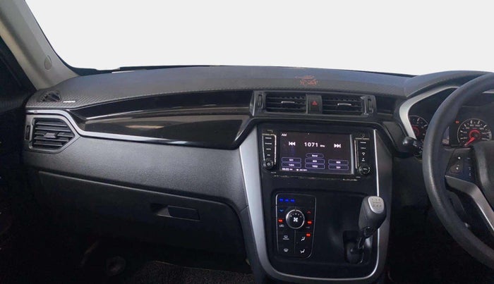 2018 Mahindra KUV 100 NXT K8 P 6 STR DUAL TONE, Petrol, Manual, 62,938 km, Air Conditioner