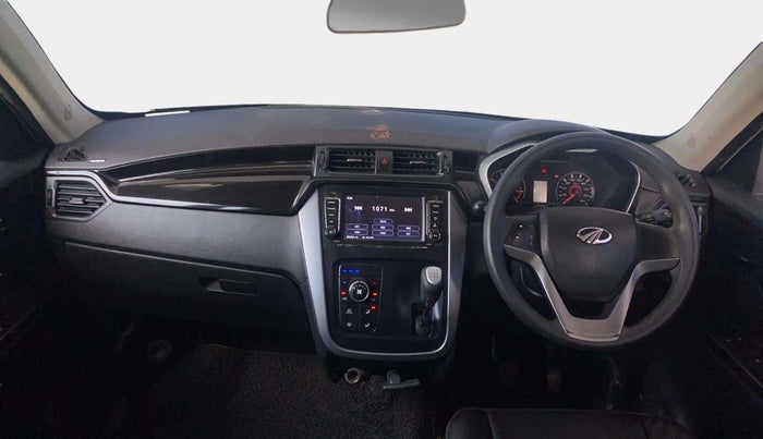 2018 Mahindra KUV 100 NXT K8 P 6 STR DUAL TONE, Petrol, Manual, 62,938 km, Dashboard