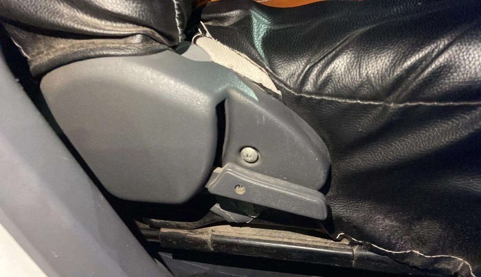 2015 Maruti Alto 800 LXI, Petrol, Manual, 73,347 km, Driver Side Adjustment Panel