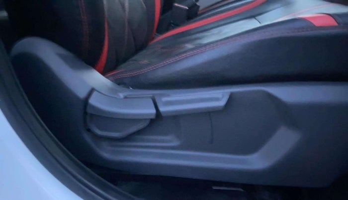 2020 Hyundai AURA S 1.2, Petrol, Manual, 1,06,595 km, Driver Side Adjustment Panel