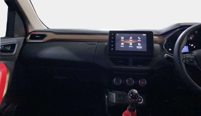 2022 Renault Kiger RXT (O) MT DUAL TONE, Petrol, Manual, 39,511 km, Air Conditioner
