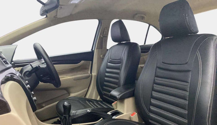 2016 Maruti Ciaz VXI+, Petrol, Manual, 1,06,373 km, Right Side Front Door Cabin