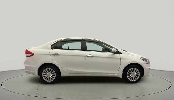 2016 Maruti Ciaz VXI+, Petrol, Manual, 1,06,373 km, Right Side View