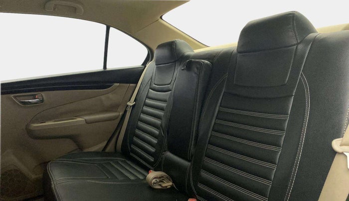 2016 Maruti Ciaz VXI+, Petrol, Manual, 1,06,373 km, Right Side Rear Door Cabin