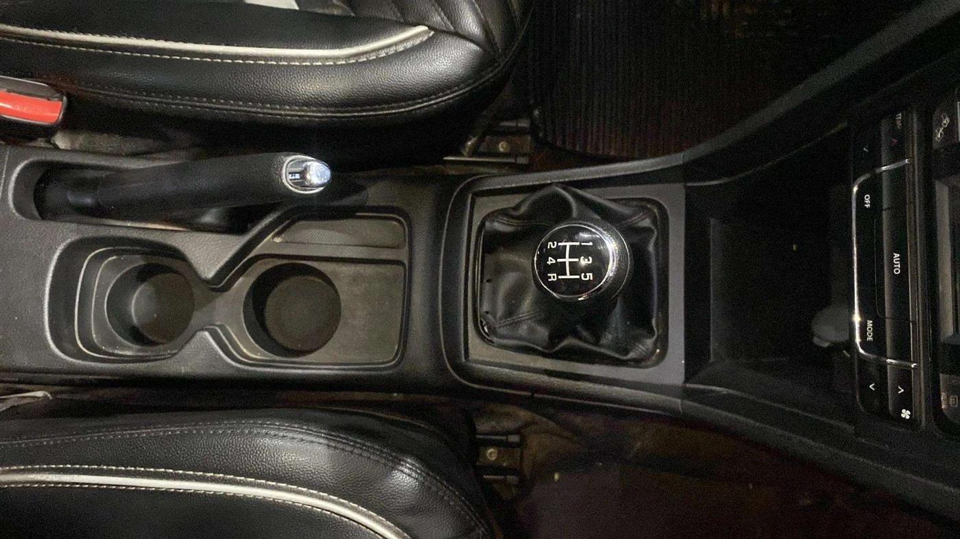 2021 Maruti Vitara Brezza VXI, Petrol, Manual, 89,879 km, Gear Lever