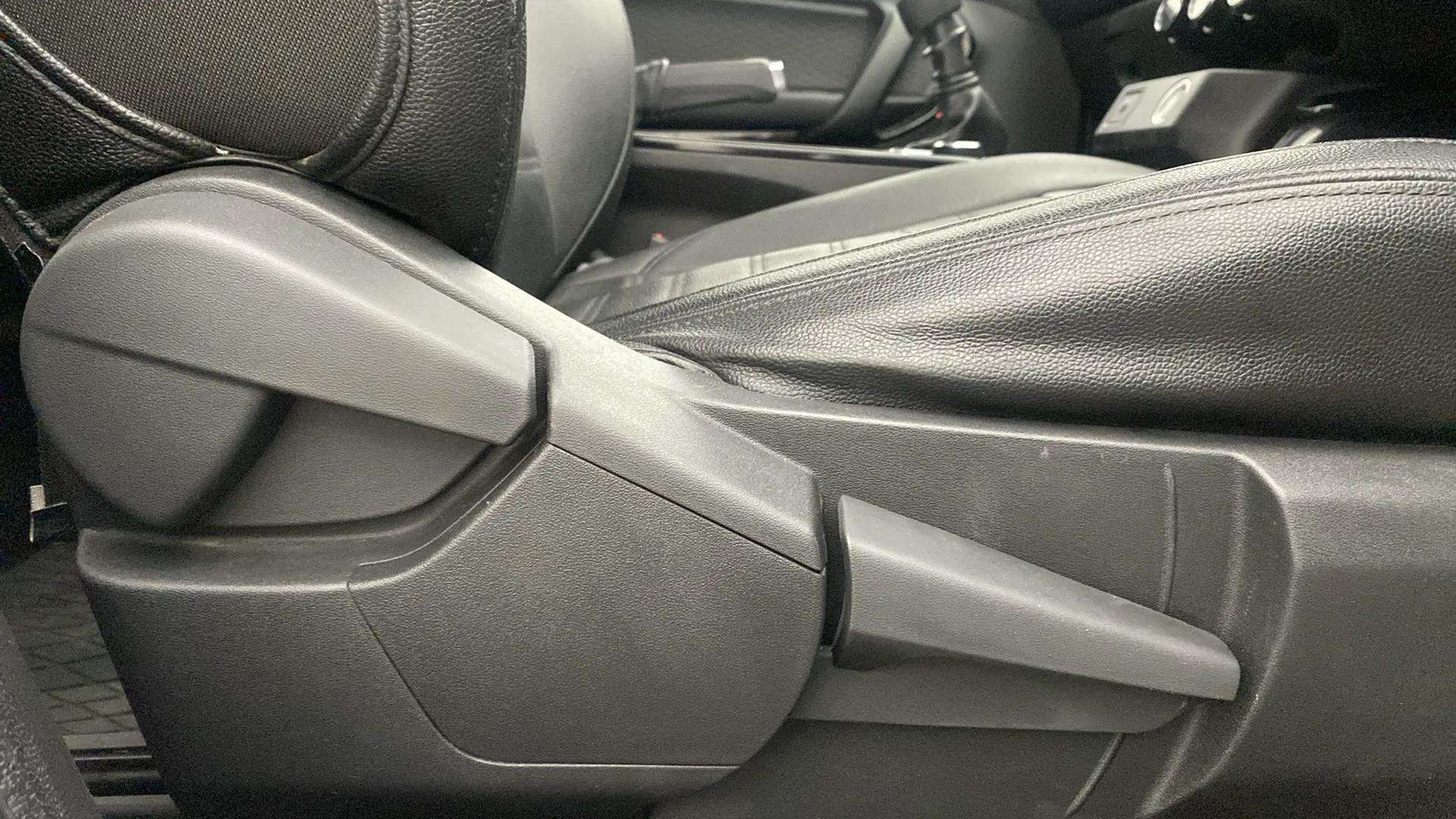 Driver-side-adjustment-panel-40