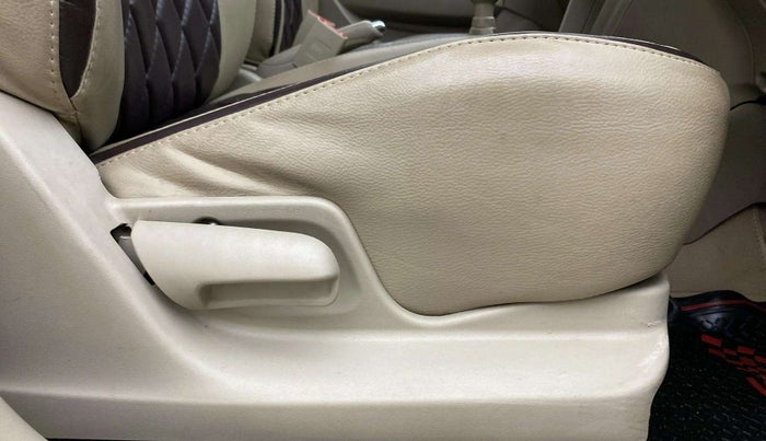 2017 Maruti Swift Dzire VXI, Petrol, Manual, 60,252 km, Driver Side Adjustment Panel