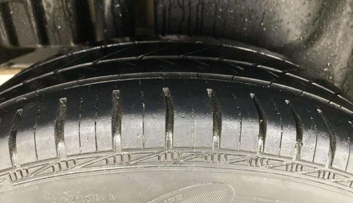 2017 Maruti Swift Dzire VXI, Petrol, Manual, 60,252 km, Right Rear Tyre Tread