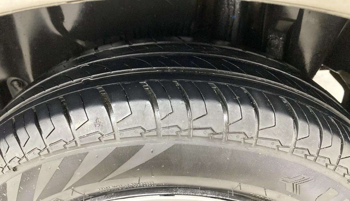 2017 Maruti Swift Dzire VXI, Petrol, Manual, 60,252 km, Left Rear Tyre Tread