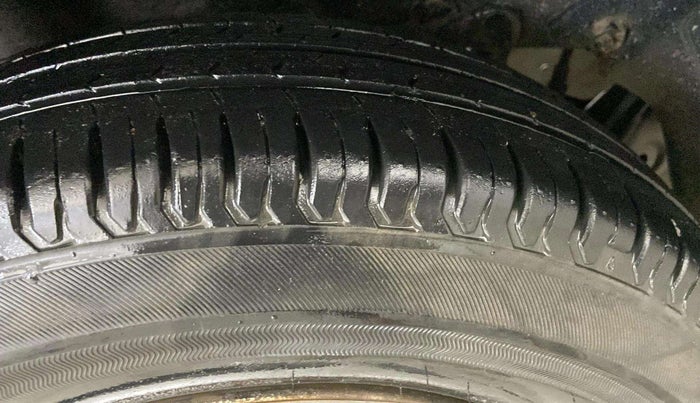 2021 Tata ALTROZ XE PETROL, Petrol, Manual, 30,481 km, Left Front Tyre Tread