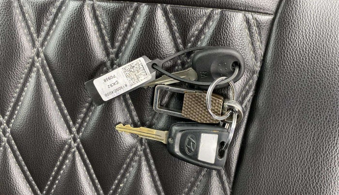 2021 Hyundai NEW SANTRO SPORTZ MT, Petrol, Manual, 23,282 km, Key Close Up