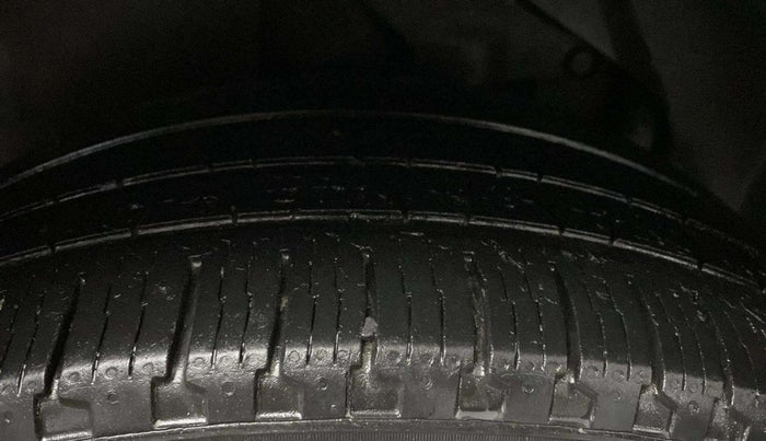 2021 Tata Safari XTA PLUS, Diesel, Automatic, 87,656 km, Right Rear Tyre Tread
