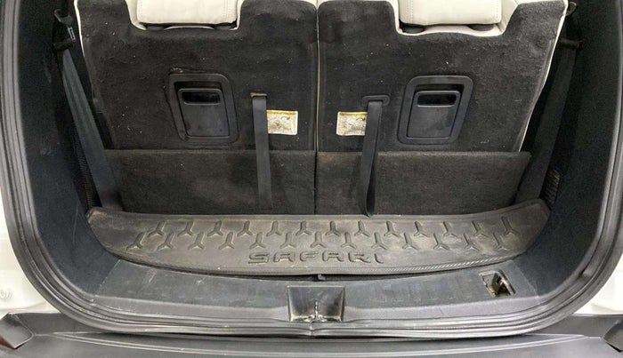 2021 Tata Safari XTA PLUS, Diesel, Automatic, 87,656 km, Boot Inside