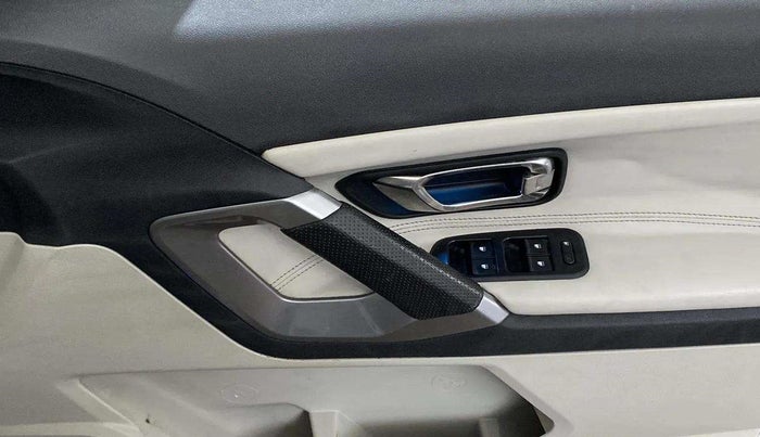 2021 Tata Safari XTA PLUS, Diesel, Automatic, 87,656 km, Driver Side Door Panels Control