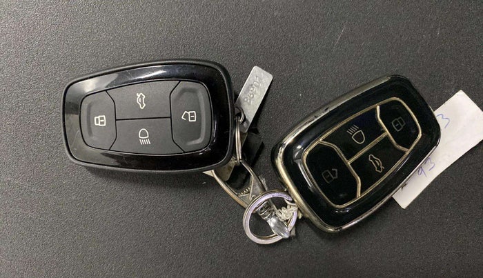 2021 Tata Safari XTA PLUS, Diesel, Automatic, 87,656 km, Key Close Up