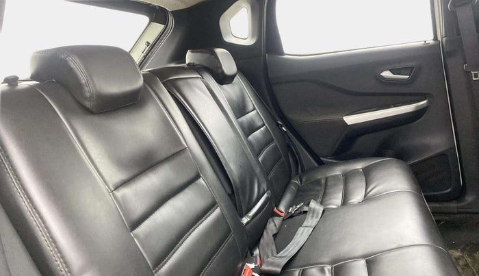 2021 Nissan MAGNITE XV PREMIUM TURBO (O) CVT DUAL TONE, Petrol, Automatic, 46,890 km, Right Side Rear Door Cabin