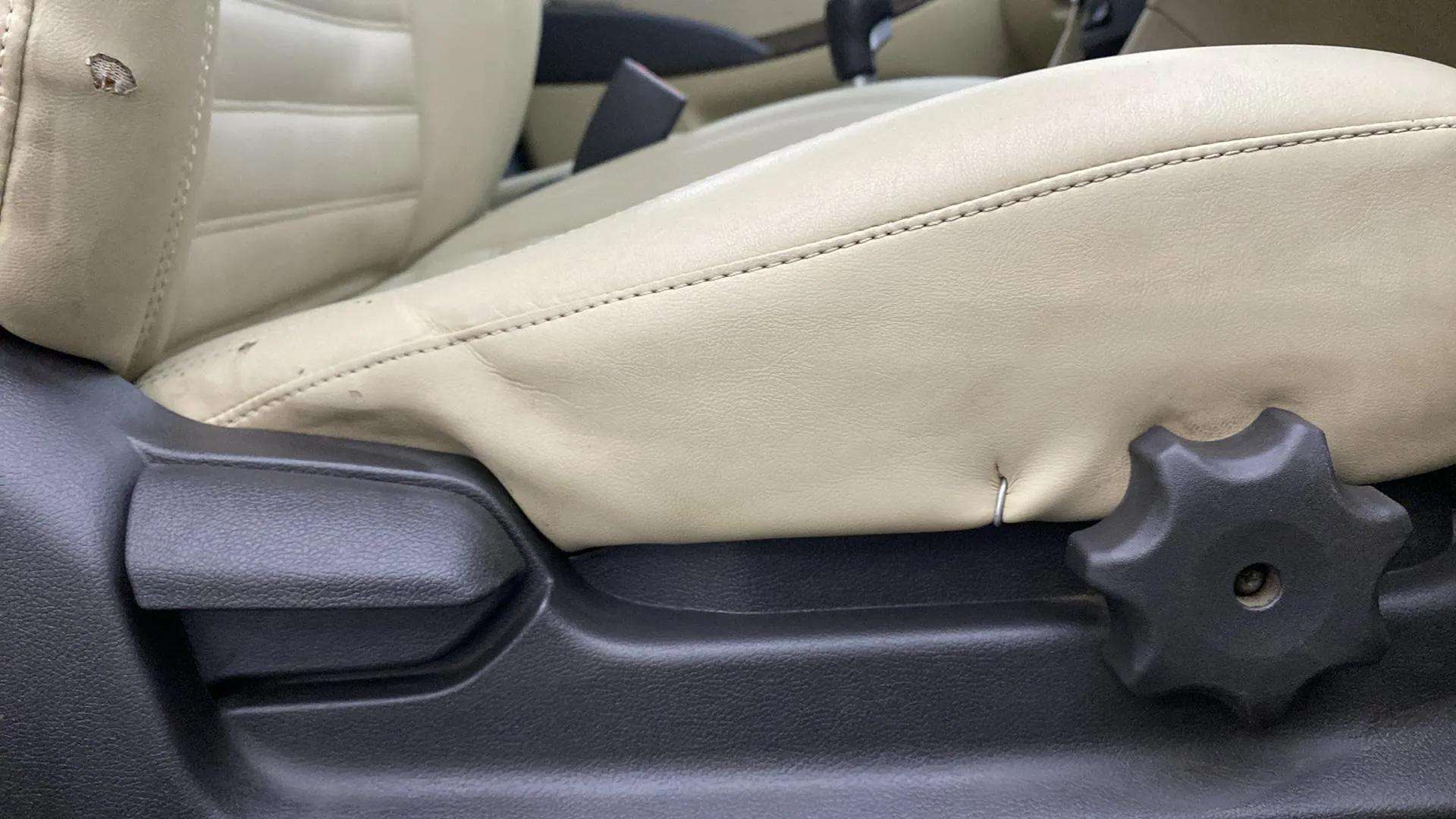 Driver-side-adjustment-panel-40